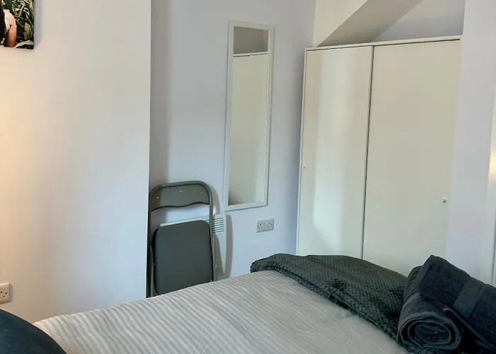Brand New Flat 5 With Free Parking And Fast Wifi