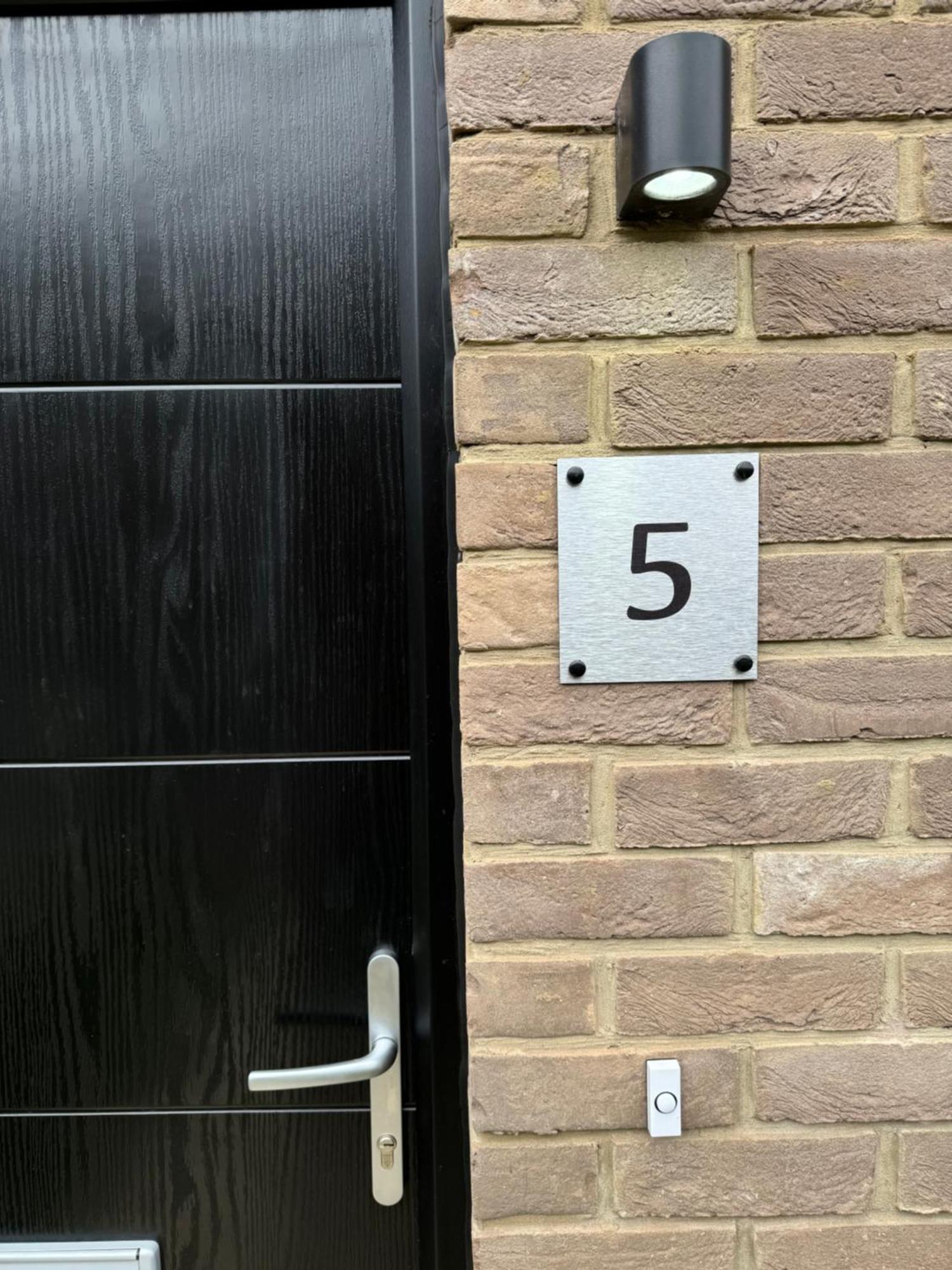 Apartment Brand New Flat 5 With Free Parking And Fast Wifi