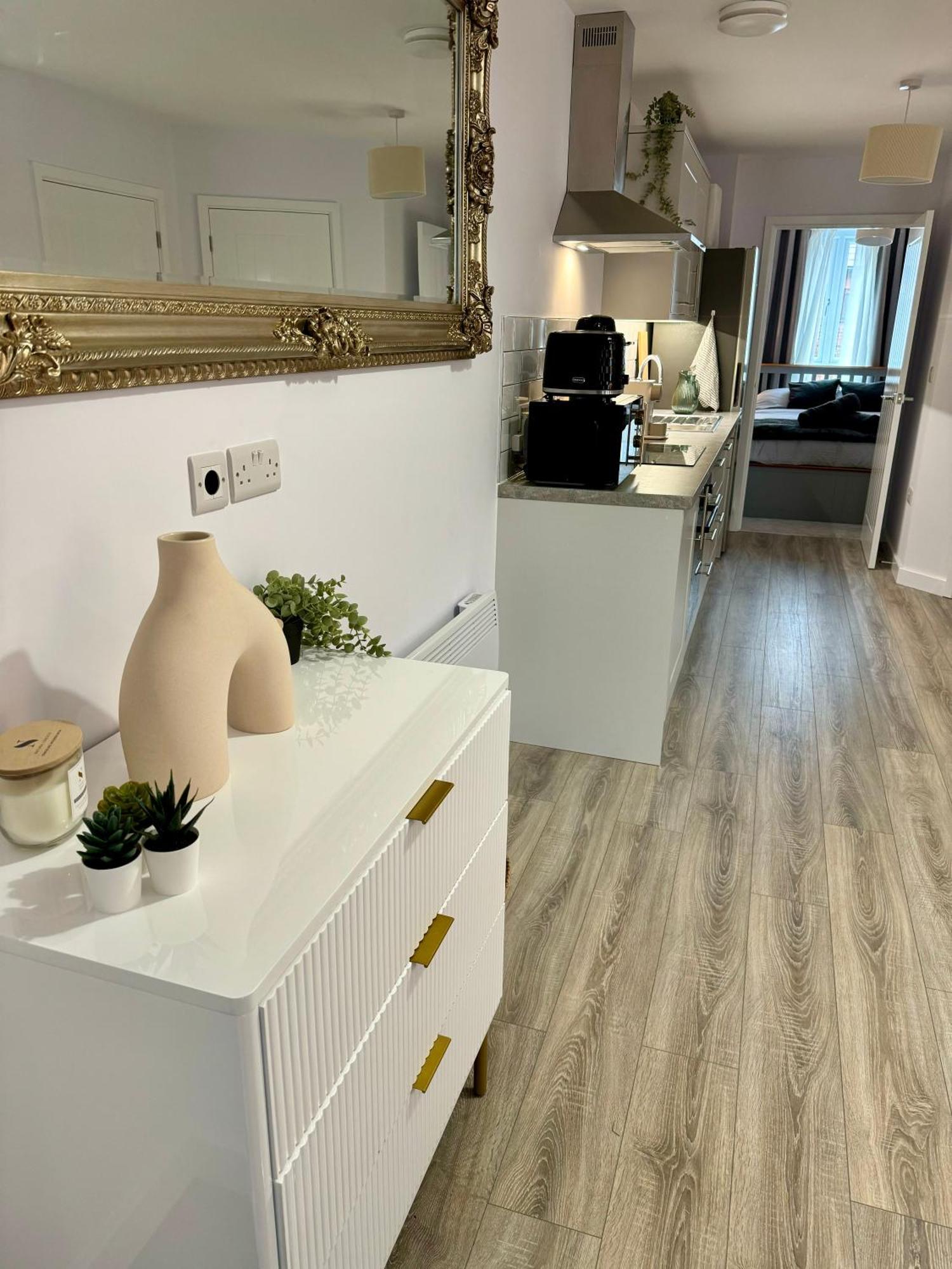 Brand New Flat 5 With Free Parking And Fast Wifi Apartment